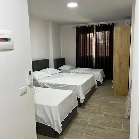 Chriss Apartment Lezhe